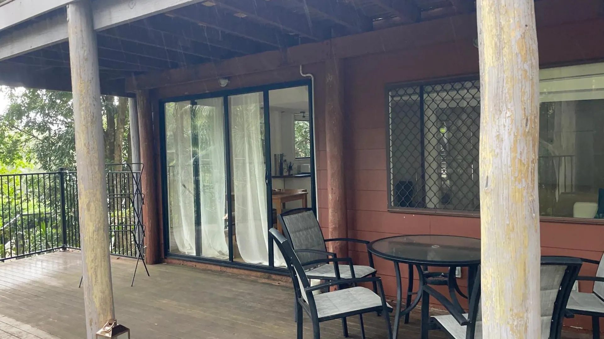 아파트 Gin'S Rainforest Stay -Pet Friendly 마운트 탬보린